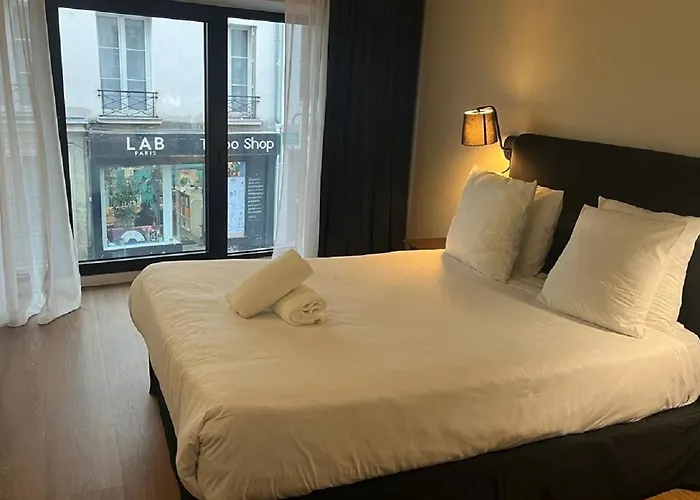 Apartment Urbanflat 130 - Beautiful 4 Bedroom Paris
